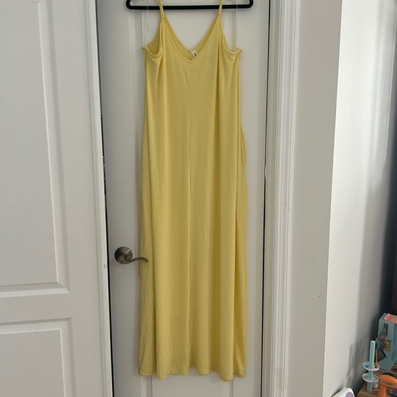 Yellow maxi dress - Picture 3 of 6